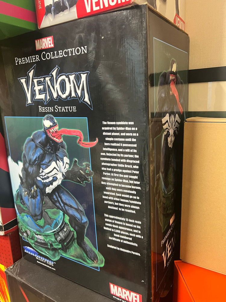 베놈 스태츄 피규어 2종 판매합니다 venom figure statue--8
