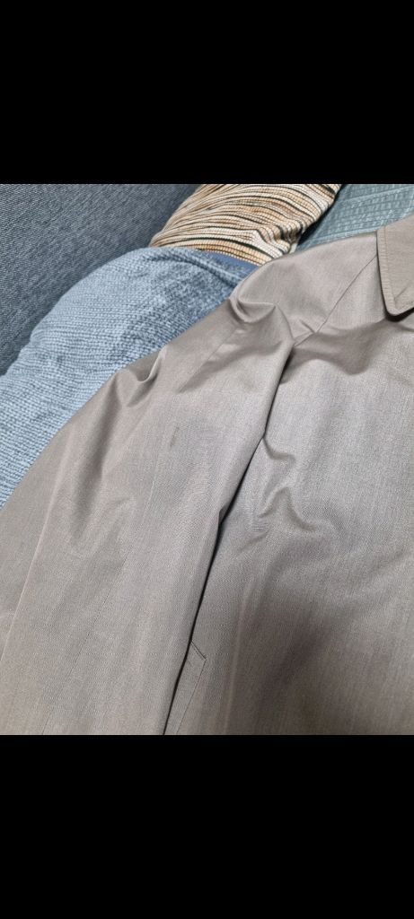 정품 버버리 트렌치 코트 105사이즈 얼룩있음 burberry--4