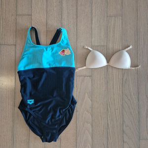 아레나 아동 수영복 80사이즈 판매합니다.