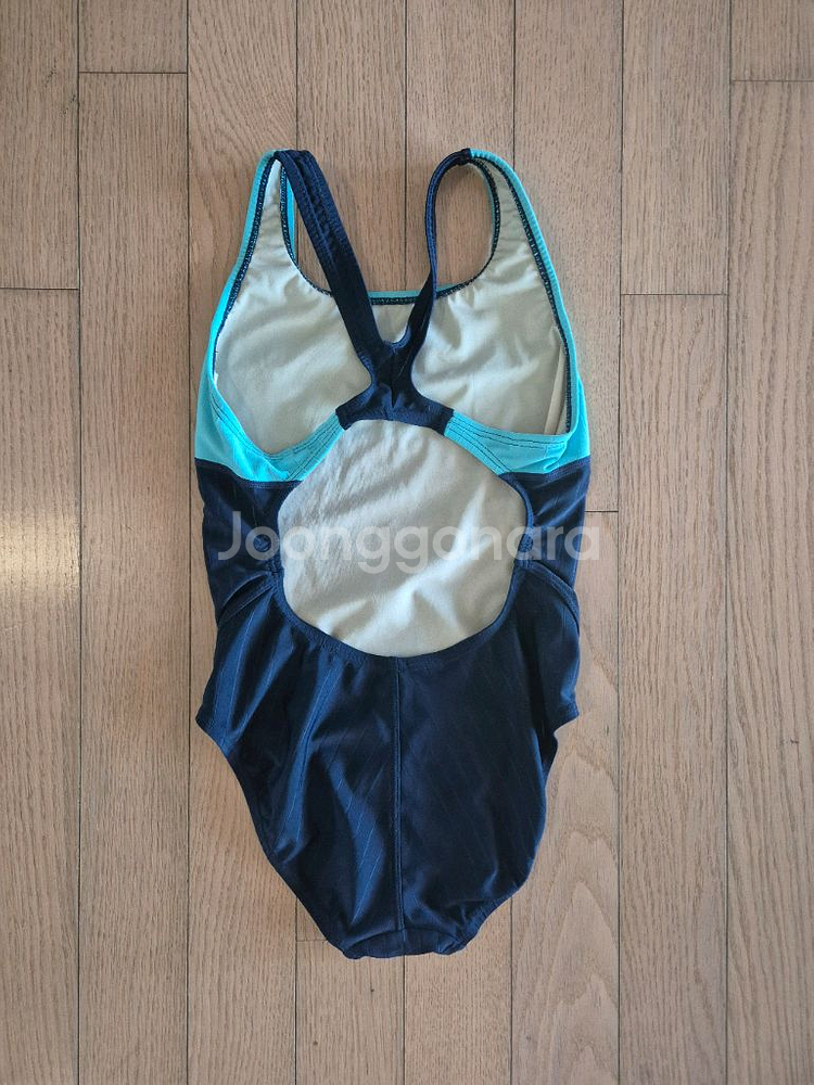 아레나 아동 수영복 80사이즈 판매합니다.--1