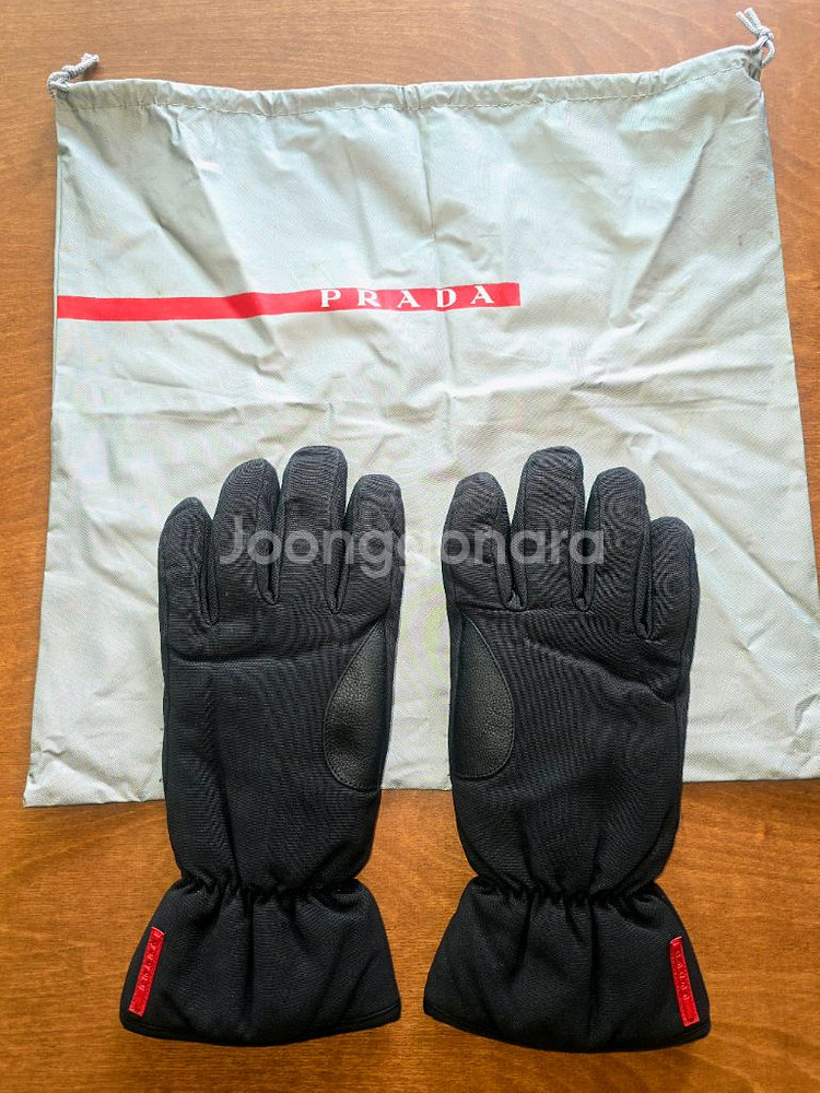 (가격인하) 정품 PRADA SPORT GLOVES 프라다 장갑 스포츠 윈터 글러브 블랙 사이즈 8호--0