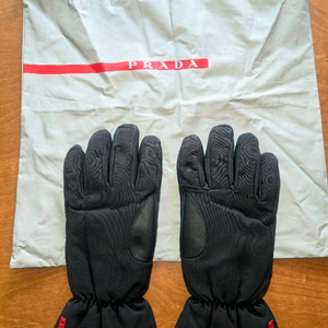 (가격인하) 정품 PRADA SPORT GLOVES 프라다 장갑 스포츠 윈터 글러브 블랙 사이즈 8호