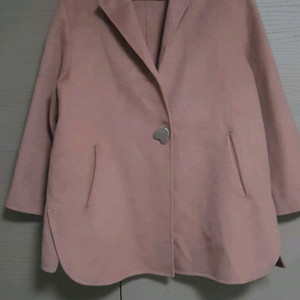 핑크색 모직코트