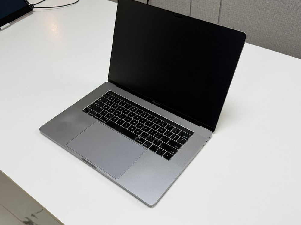 2018 맥북프로15인치 터치바 스페이스 그레이 / i9,Vega 20,16GB RAM 부품용--7