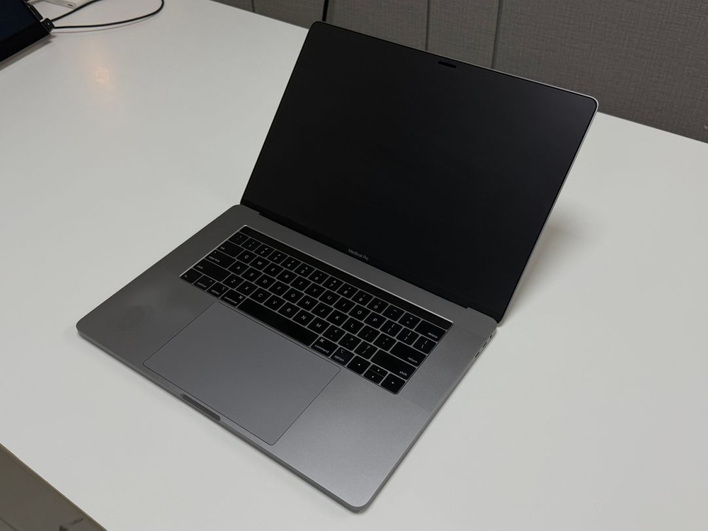 2018 맥북프로15인치 터치바 스페이스 그레이 / i9,Vega 20,16GB RAM 부품용--8