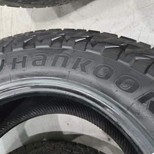 275 70 18 한국 다이나프로AT2 익스트림 중고타이어 판매합니다