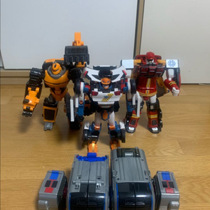 또봇 올드토이 장고, 발칸, 록키 일괄 판매합니다.(메트론은 부품용 덤)