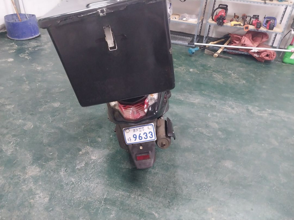 2023년식 VF100P · 1인소유 · 배달 풀세팅 · 헬멧 블박·블루투스 포함 · 최상 상태--3