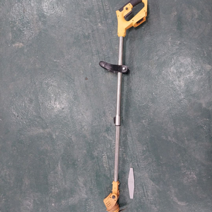 충전식 예초기 풀세트(배터리 2개+칼날 5장) / 6개월 미만 사용 / 상태 아주 좋음