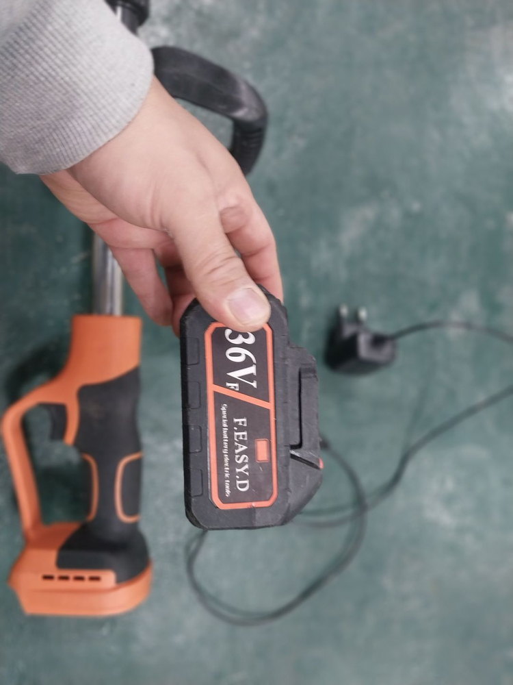 36V 무선 충전식 송풍기 / 배터리 포함 / 상태좋음--1