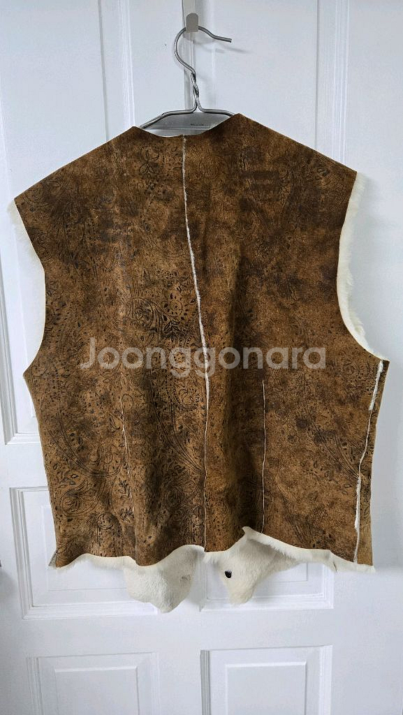 발데사리니 휴고보스 빈티지 리얼무스탕 베스트--3