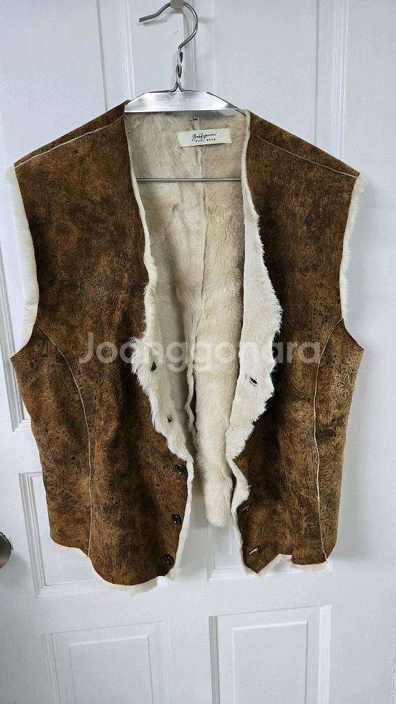 발데사리니 휴고보스 빈티지 리얼무스탕 베스트--4