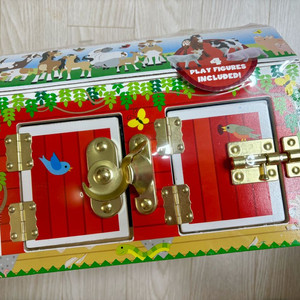 멜리사앤더그 Melissa & Doug Wooden Latches Barn