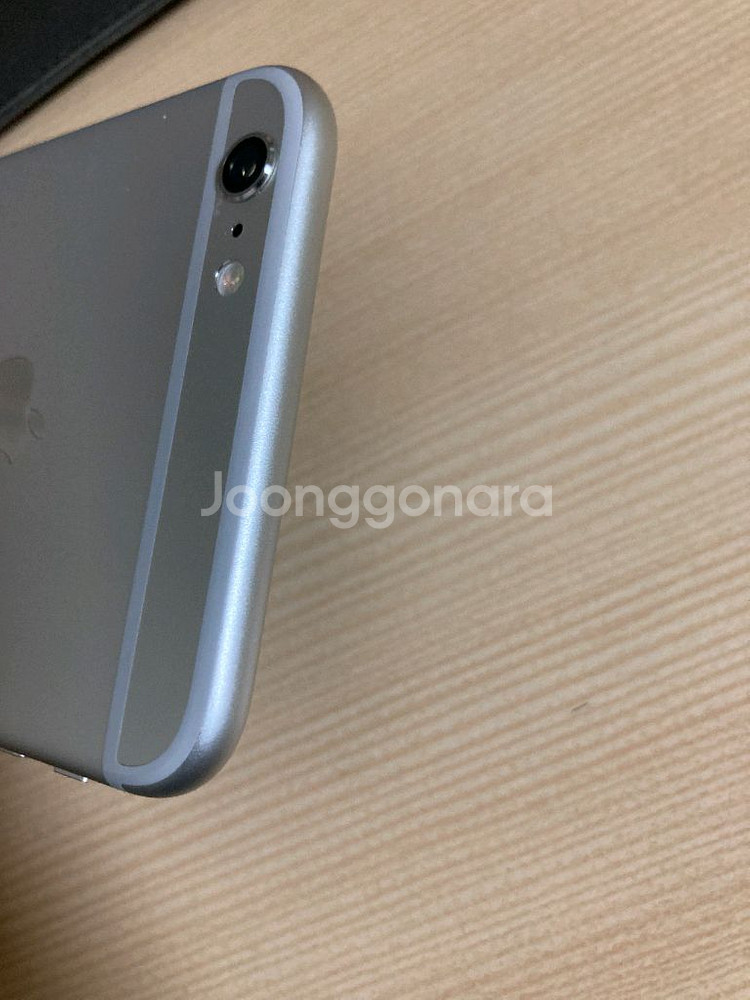아이폰 6s plus 128GB 실버 색상 판매합니다--4