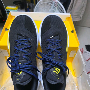 언더아머 커리 11 290 30분착용