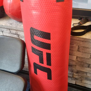UFC 복싱 샌드백 80lb