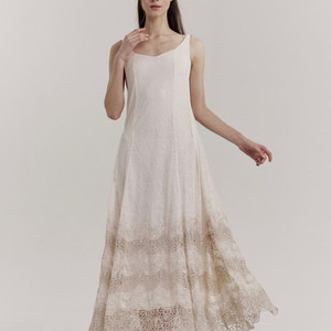 그레이스유 이자벨 드레스 Isabella Scallop Lace Dress