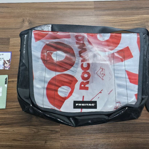 프라이탁 크로스백 F13 탑캣 팝니다