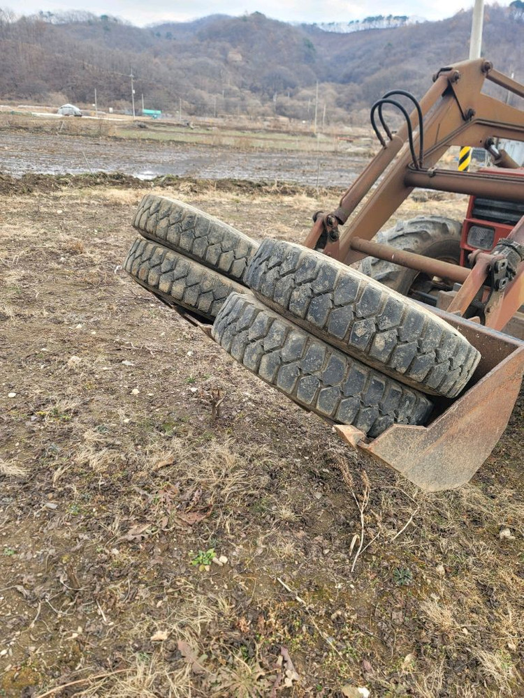 7.50R16LT 타이어 7.50-16 덤프 추레라 7.50-16LT 트랙터 이미지