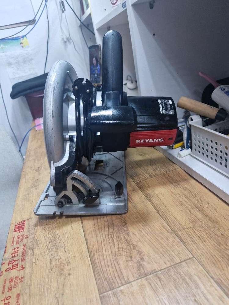 계양원형톱 CS235 20 9인치스킬 2세대신형 2000W.A급 이미지