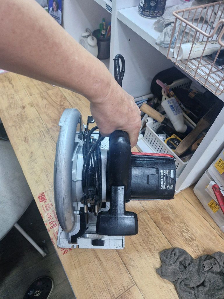 계양원형톱 CS235 20 9인치스킬 2세대신형 2000W.A급 이미지