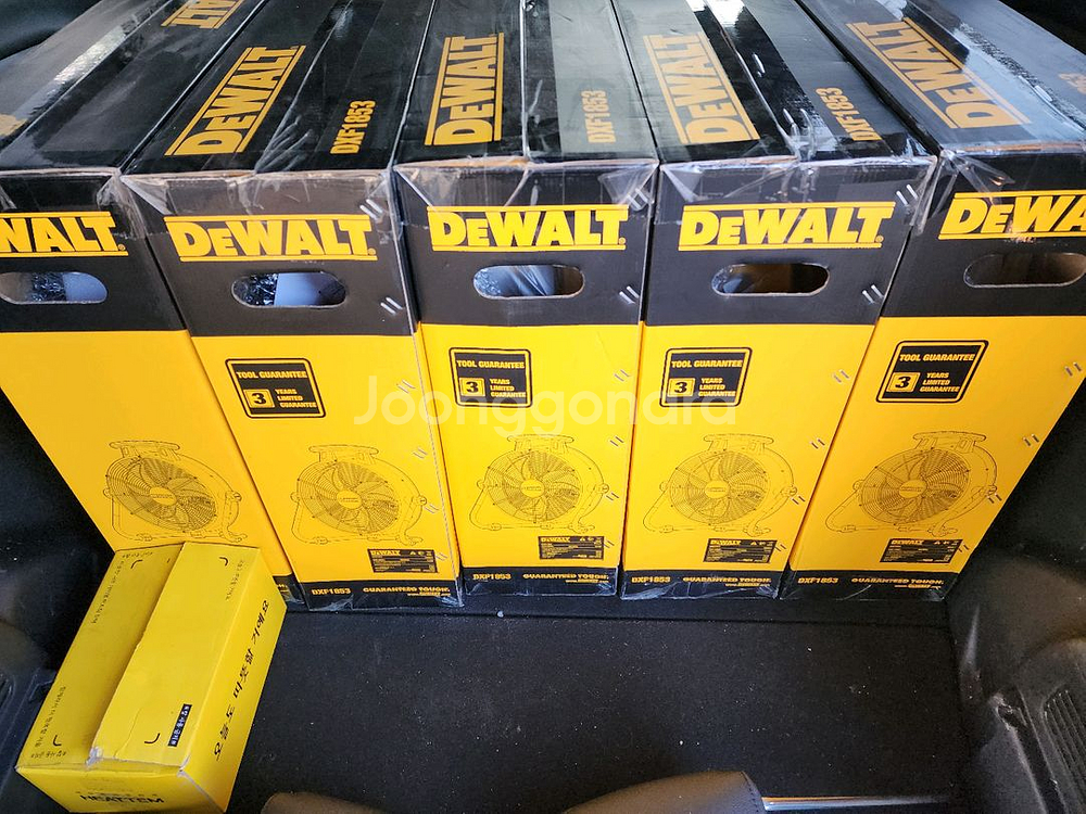 디월트 서큘레이터 18인치 팝니다 DXF1853--0