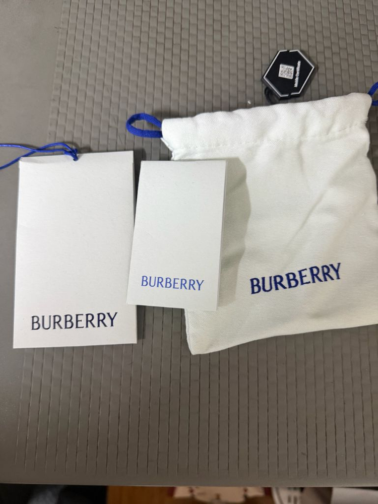 버버리 남성 반지갑 이미지