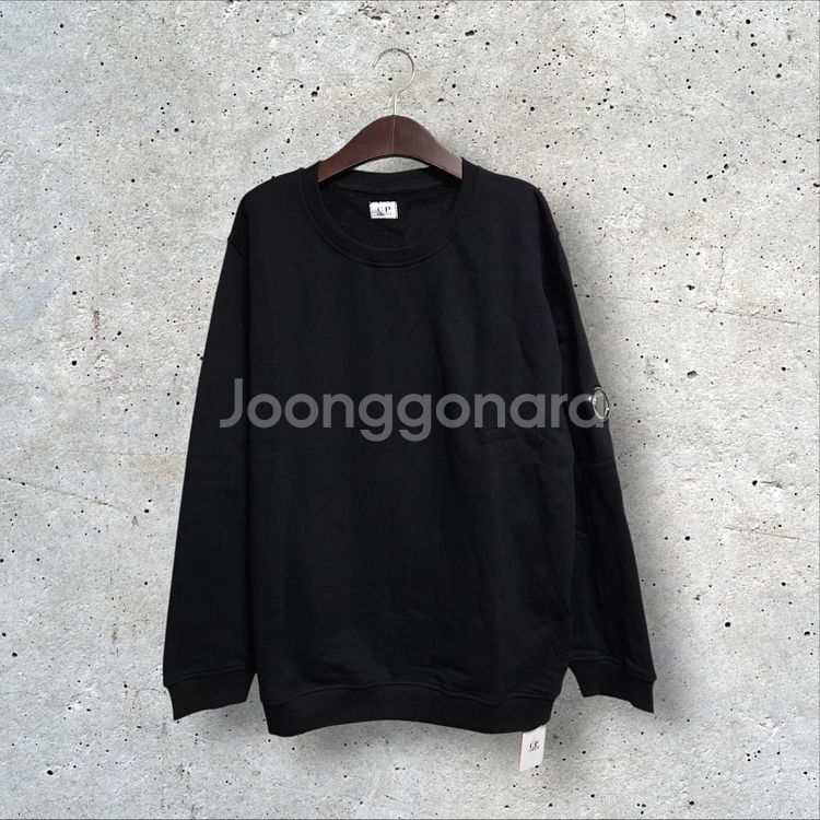 CP컴퍼니 렌즈와펜 맨투맨 (110/2XL)--0