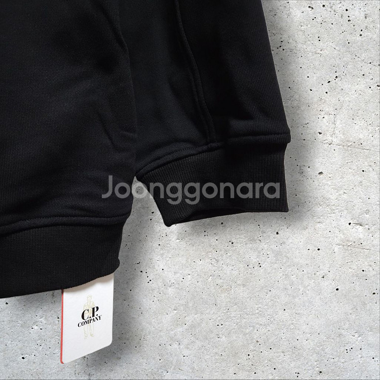 CP컴퍼니 렌즈와펜 맨투맨 (110/2XL)--4