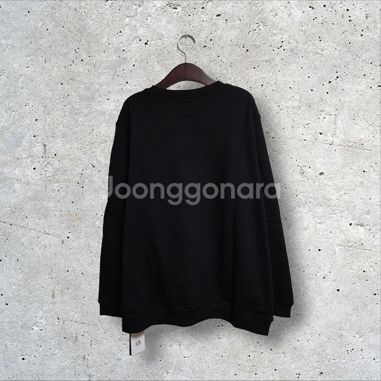 CP컴퍼니 렌즈와펜 맨투맨 (110/2XL)--5