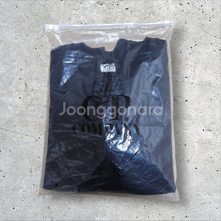 CP컴퍼니 렌즈와펜 맨투맨 (110/2XL)--7