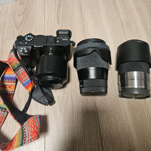 sony a6500 미러리스 카메라 + 렌즈 및 부속품