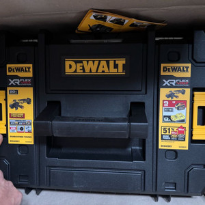 디월트 충전그라인더 dcg409x1