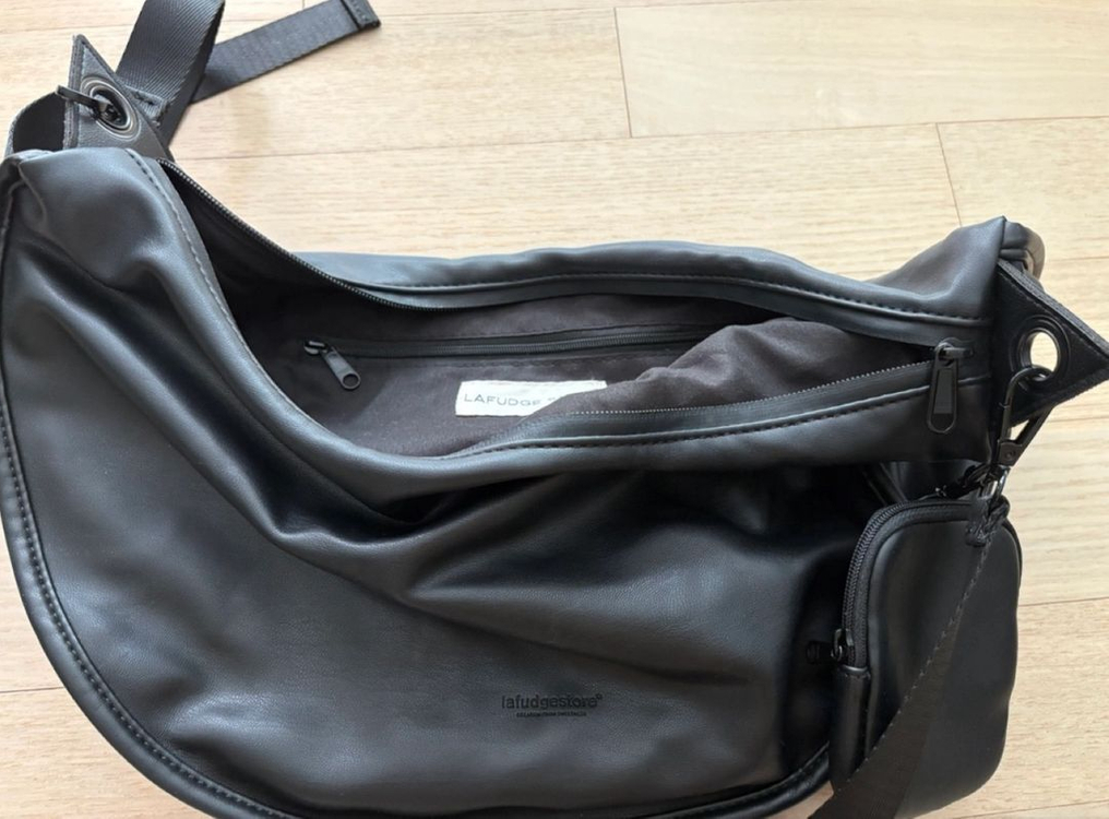 라퍼지스토어 레더백 가죽백 크로스백--1