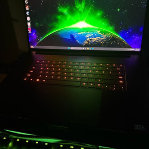 레이저 블레이드18 i9 13950hx rtx 4080 32gb 4tb