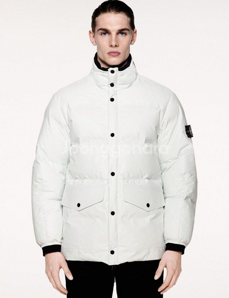 스톤아일랜드 화이트 와펜 레더 양가죽 무스탕 패딩--3