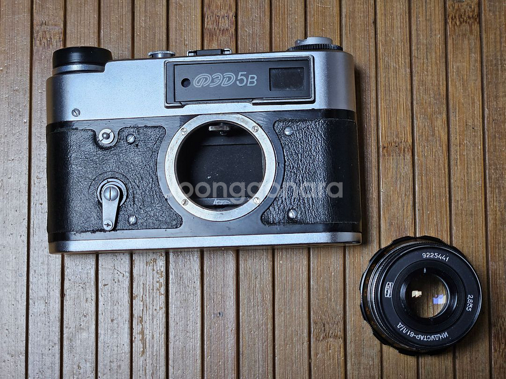 구 소련의 라이카마운트 RF 카메라인 FED-5B 판매--2