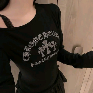 수입의류 연말룩 긴팔티 십자가 큐빅티셔츠 (새상품)