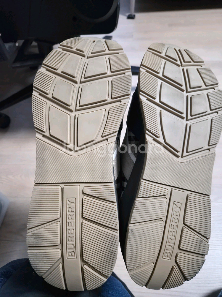 버버리 스니커즈 44사이즈--2