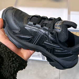 오니츠카타이거 TIGTRAIL 티그트레일 1183C612 블랙/베이지 팝니다. 아식스 나이키 살로몬