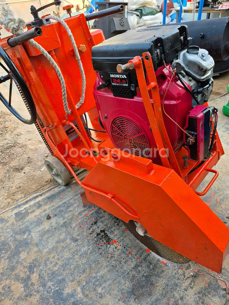 혼다 도로컷팅기 24마력--0