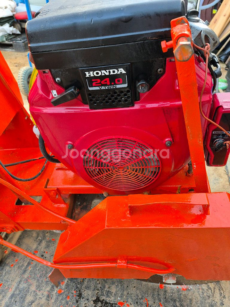 혼다 도로컷팅기 24마력--1
