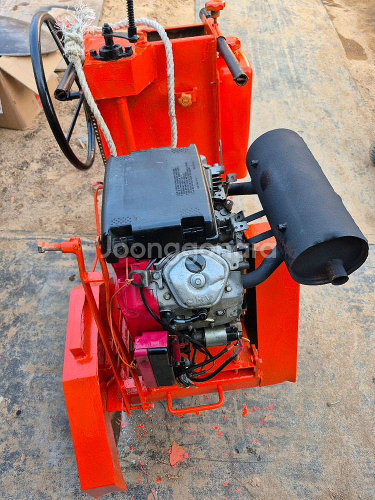 혼다 도로컷팅기 24마력--2