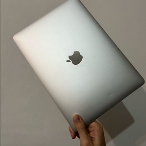 맥북12인치 2017(i5/8g/512g) 실버 팝니다!