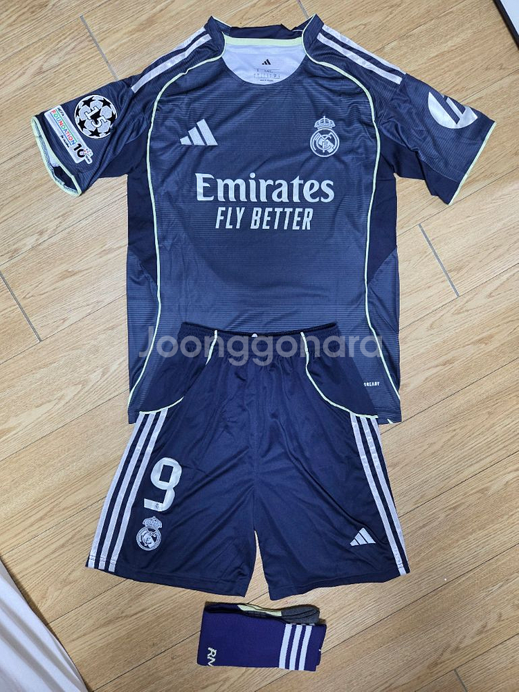 25-26시즌 레알마드리드 음바페 벨링엄 홈 어웨이 축구 유니폼 축구복 상하의세트 새상품 판매--4