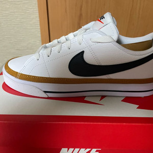 [신품] 나이키 스니커즈 235 판매