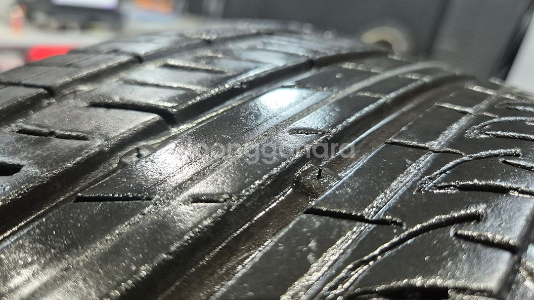 중고 타이어 245 45 19 오페라골드(구마제스티) 2454519--2