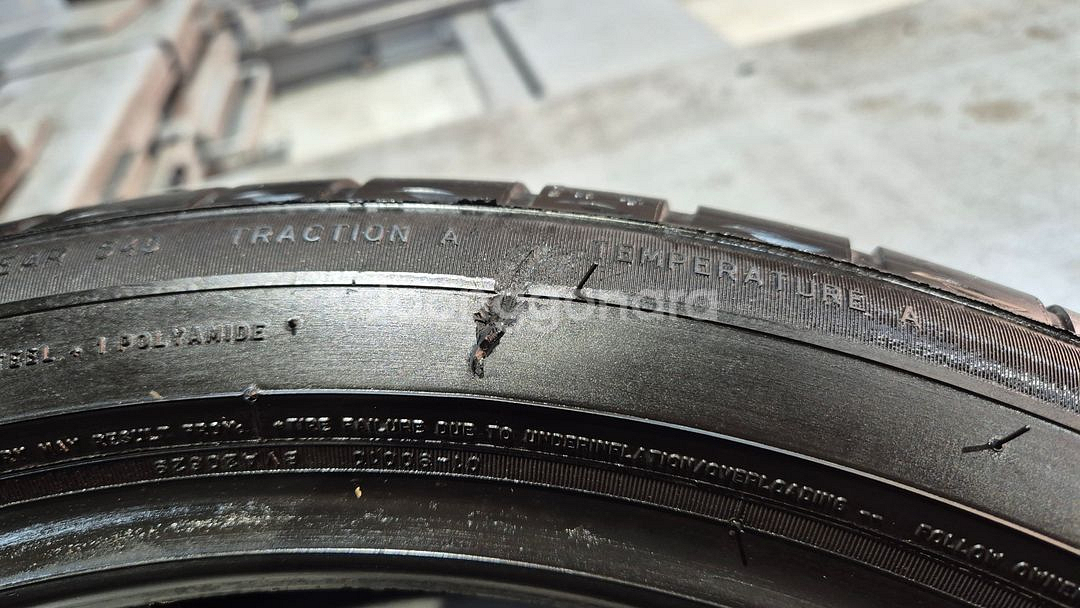 중고 타이어 245 40 19 미쉐린 프라이머시투어AS 2454019--6