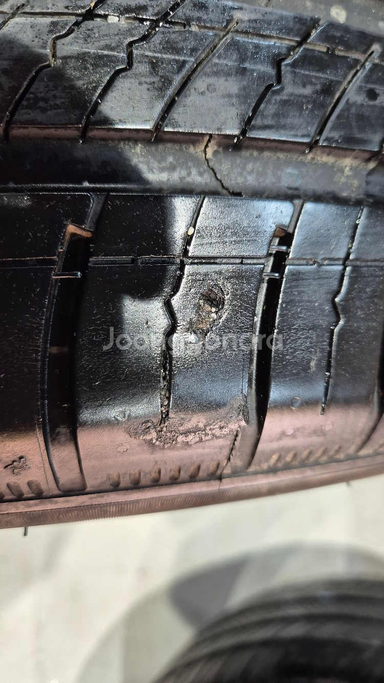 중고 타이어 245 40 19 미쉐린 프라이머시투어AS 2454019--8