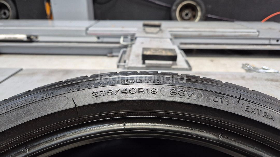 중고 타이어 235 40 19 미쉐린 프라이머시MXM4 2354019--2